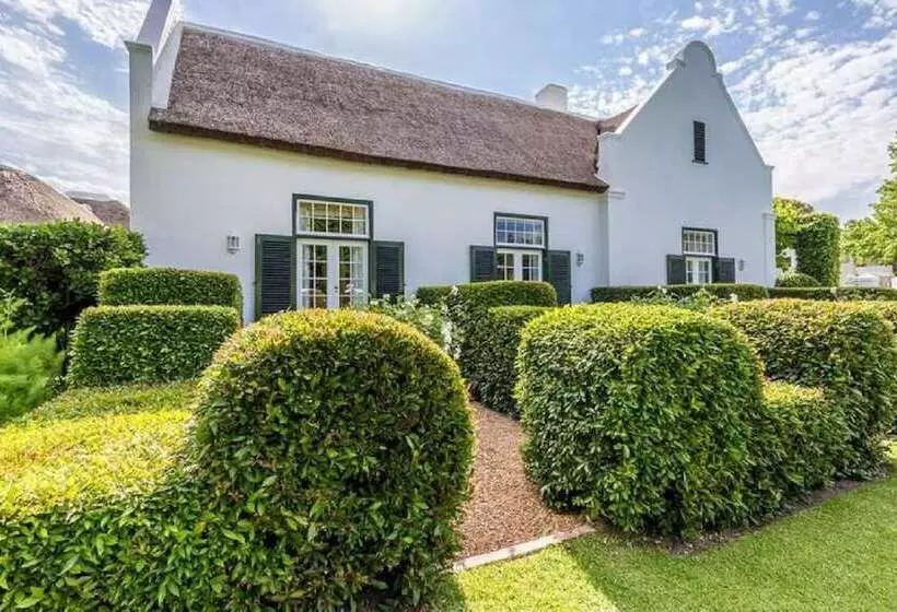 پانسیون Van Der Stel Manor