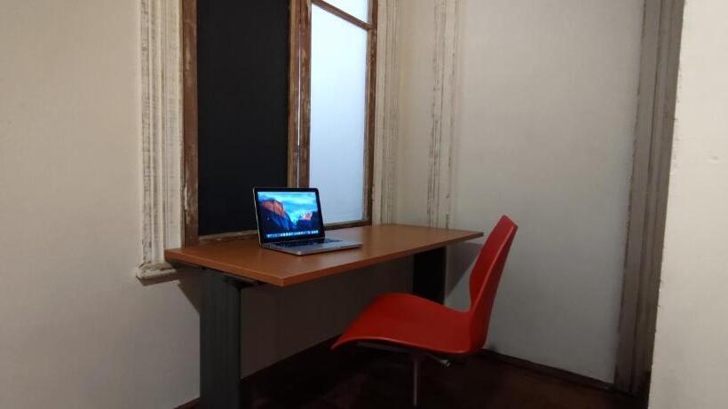 هاستل Casa Lastra