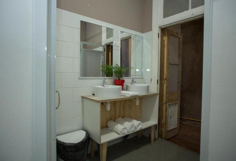 هاستل Casa Lastra