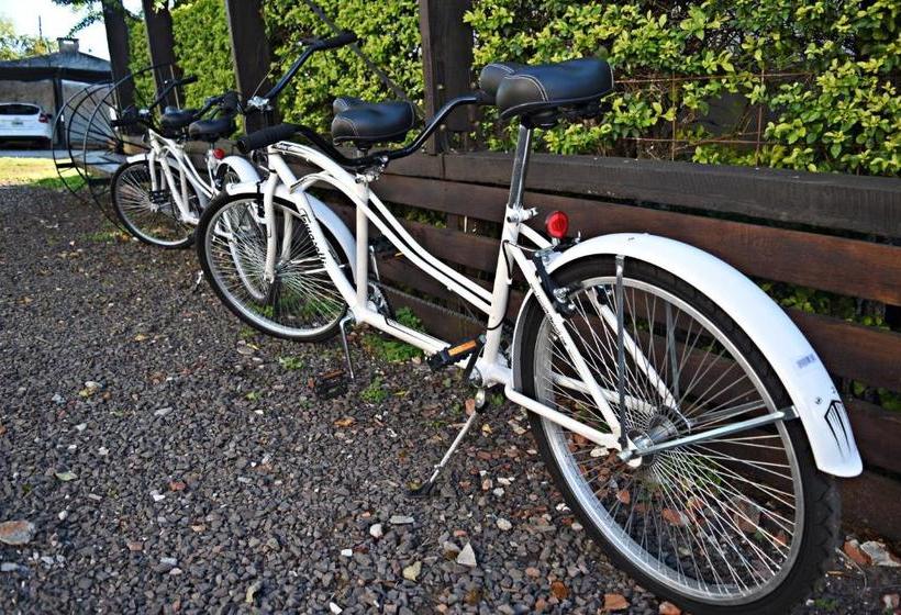 ペンション Esquina Apart