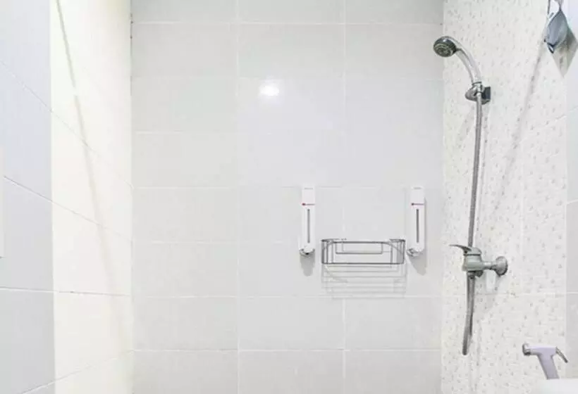 Majatalo Reddoorz At Siwalankerto Surabaya