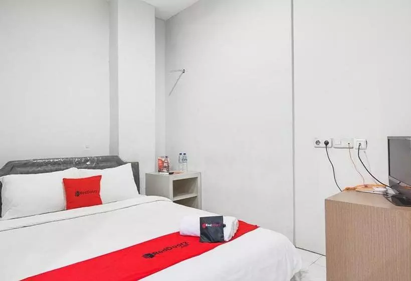 Majatalo Reddoorz At Siwalankerto Surabaya