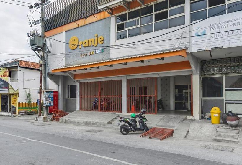 بنسيون Reddoorz At Siwalankerto Surabaya