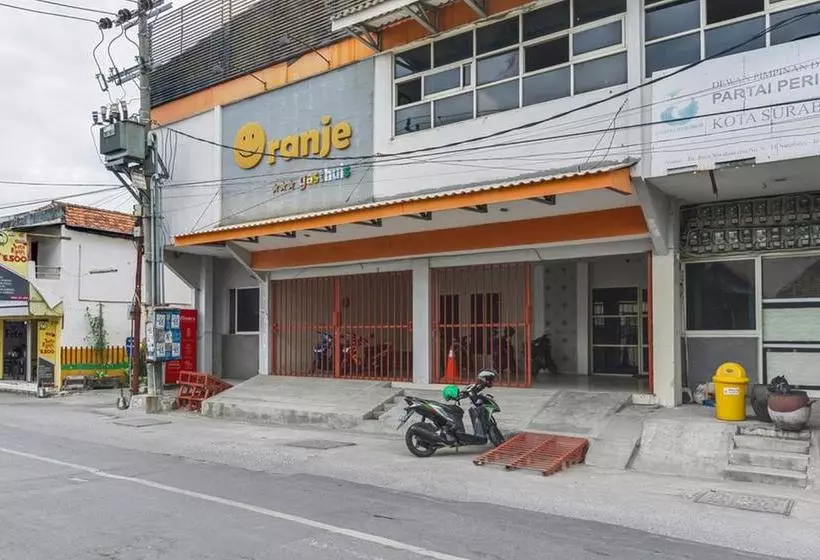 Majatalo Reddoorz At Siwalankerto Surabaya