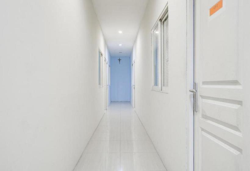 بنسيون Reddoorz At Siwalankerto Surabaya