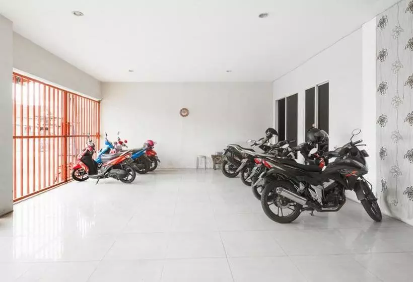 Majatalo Reddoorz At Siwalankerto Surabaya