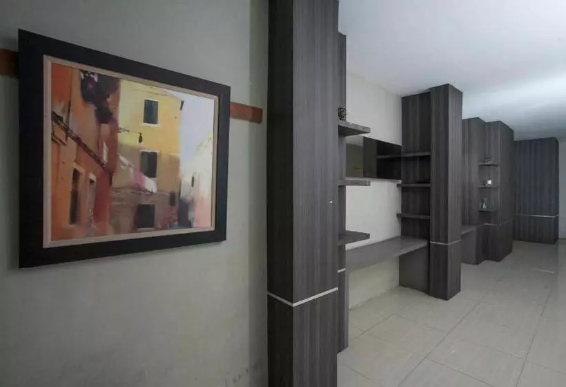 Majatalo Reddoorz At Siwalankerto Surabaya