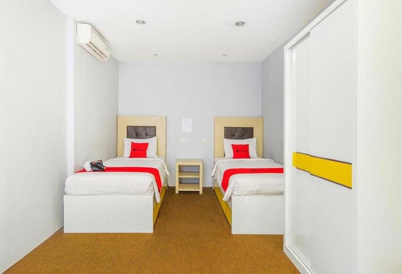بنسيون Reddoorz At Siwalankerto Surabaya
