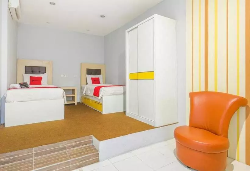 Majatalo Reddoorz At Siwalankerto Surabaya