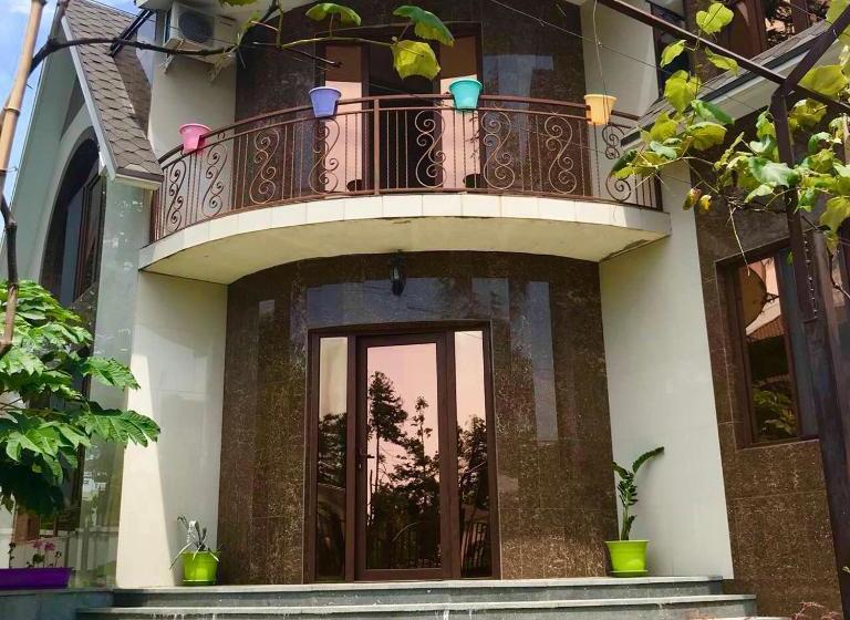 پانسیون Guest House Leto