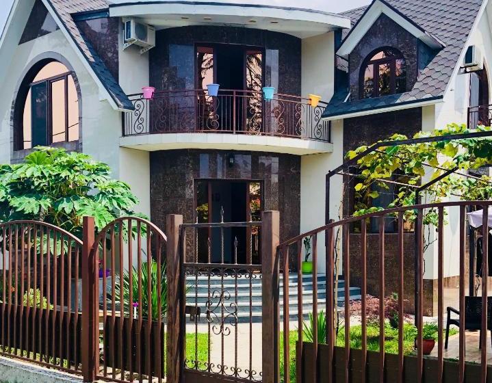 پانسیون Guest House Leto