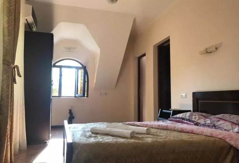 پانسیون Guest House Leto