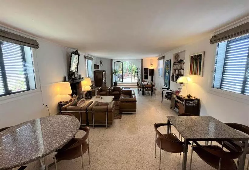 Majatalo Logis La Marine