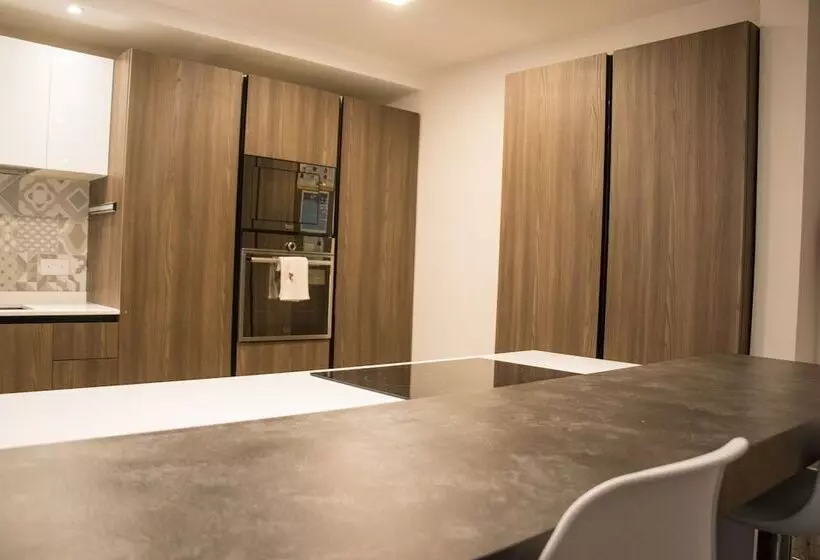 پانسیون Luxury Msida Circle Suites