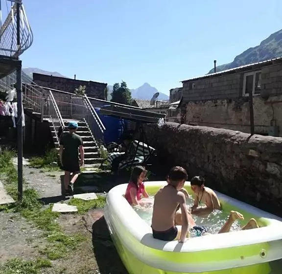 پانسیون Nikoloz Guesthouse
