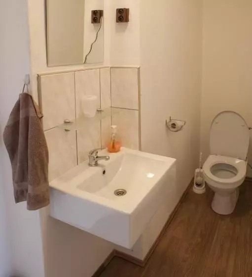 Majatalo Penzion U Nádraží