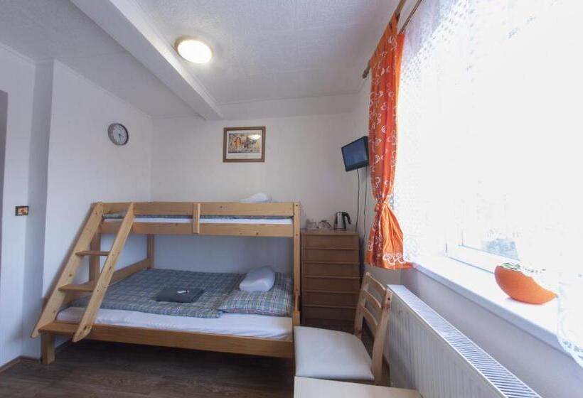 פנסיון Penzion U Nádraží