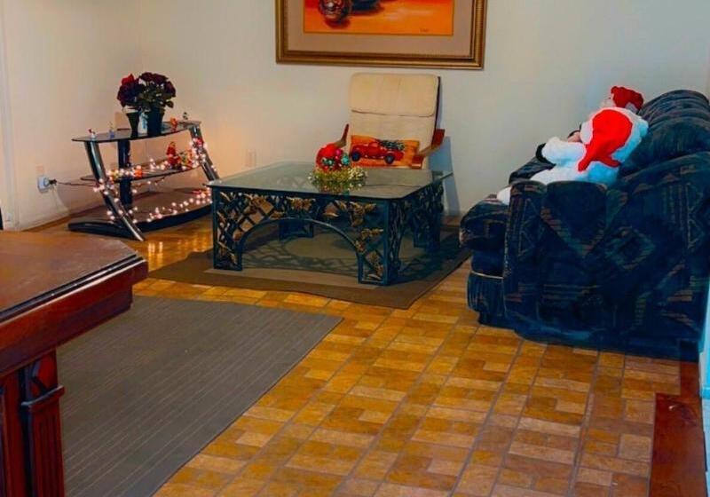 Pansiyon The Yellow Penthouse Llc