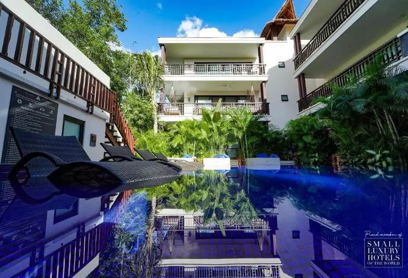 Kasa Hotel Parota