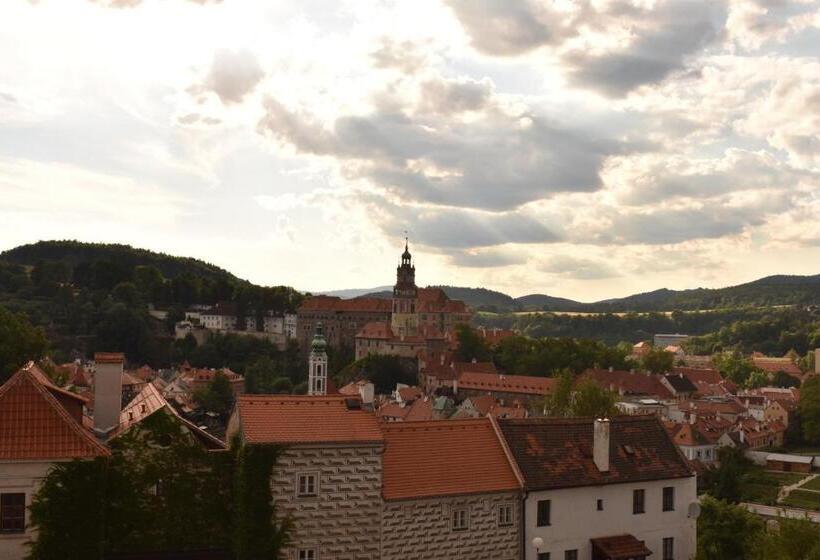 پانسیون 1st Republic Villa   Adults Only