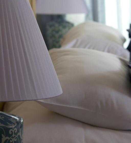 پانسیون 1st Republic Villa   Adults Only