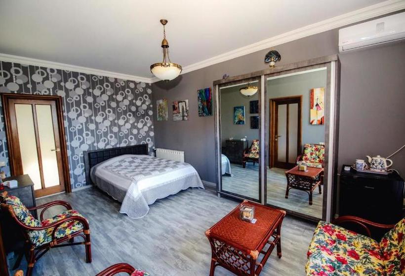 پانسیون Casa De Khasia