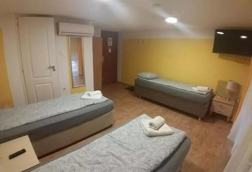 پانسیون Deniz Guesthouse