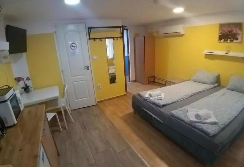 پانسیون Deniz Guesthouse