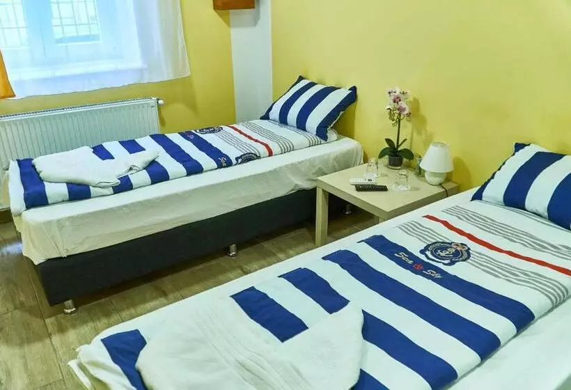 پانسیون Deniz Guesthouse