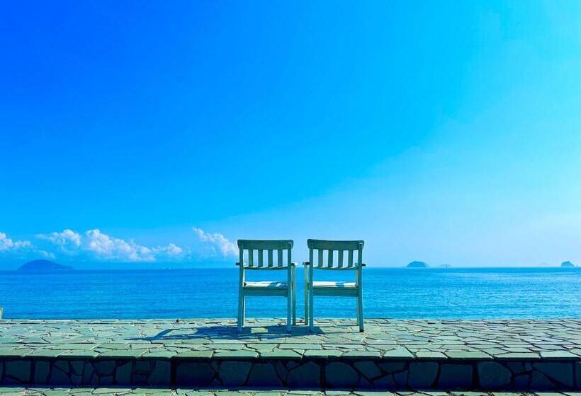 Pensión なにもない幸せな島のリトリート宿 The Bonds