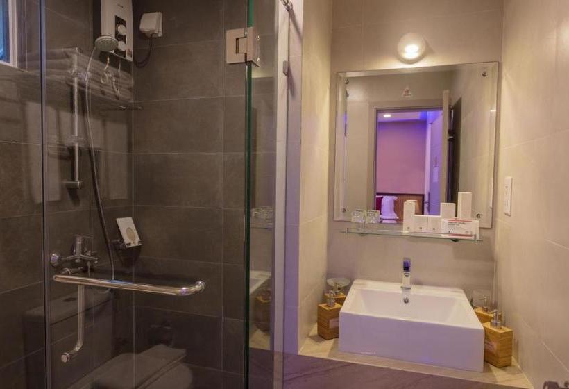 پانسیون The Avenue And Spa