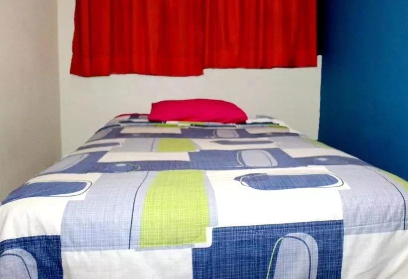 پانسیون Hostal Aventura