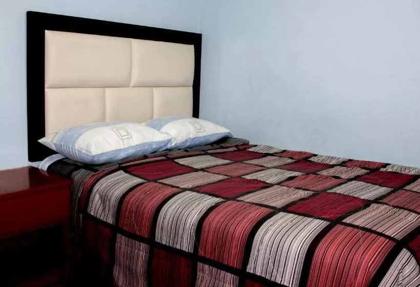 پانسیون Hostal Aventura
