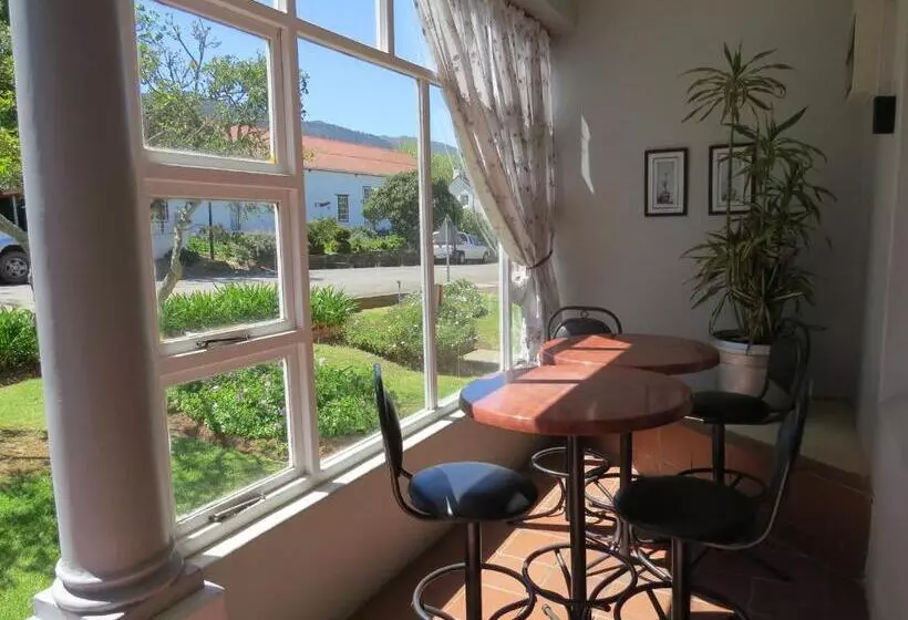 Majatalo Swartberg Guest House