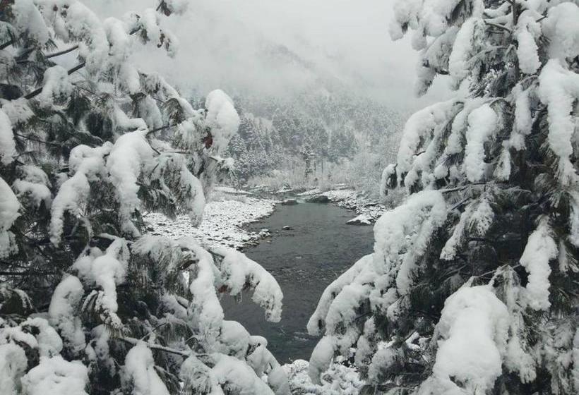 Retkeilymaja Walisons Peace Resort