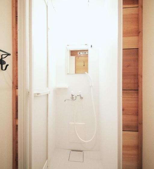 펜션 Bnbplus Niigata Book Inn