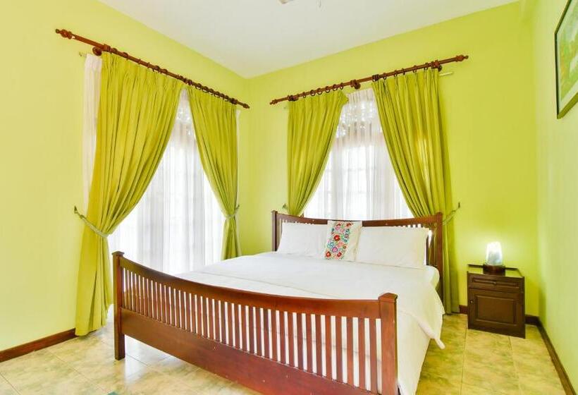 ペンション Expeditor Kandy