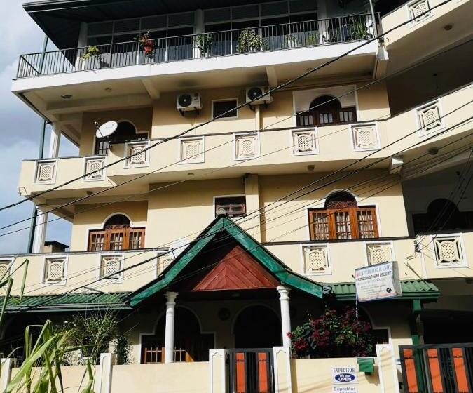 ペンション Expeditor Kandy