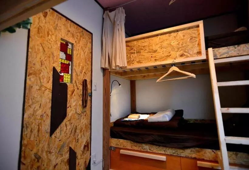 ペンション Good Trip Hostel & Bar