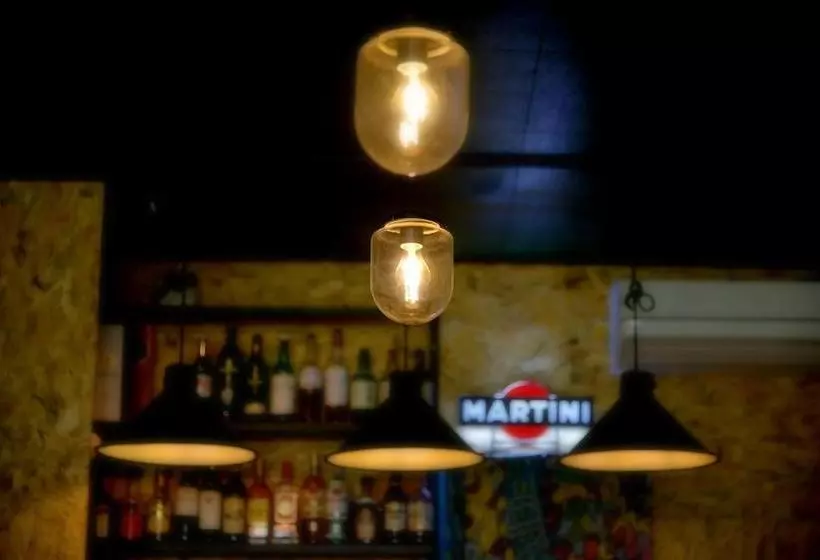 ペンション Good Trip Hostel & Bar