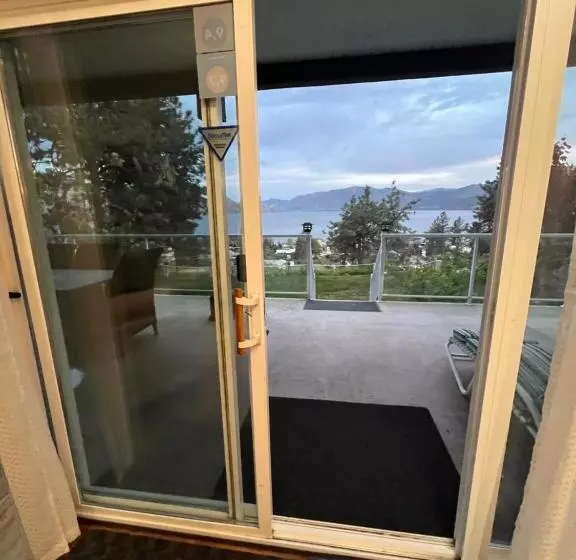 Majatalo Heart Of Peachland