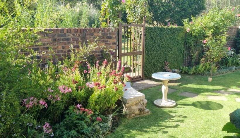 Пансион Charilo