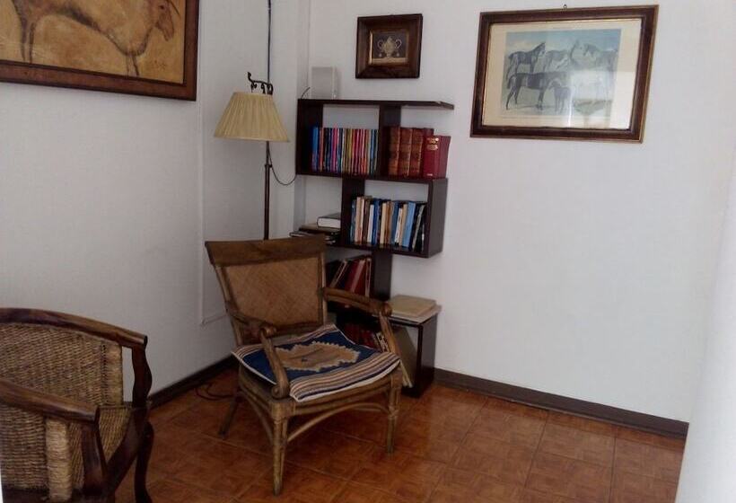 پانسیون Hostel Del Prado