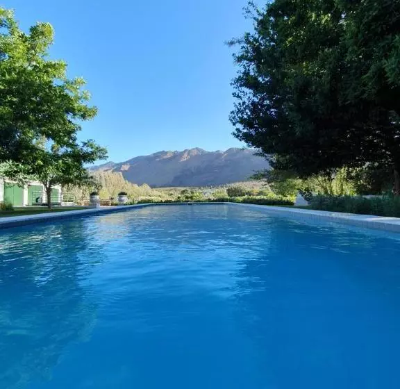 پانسیون Klein Nektar Wine & Olive Estate