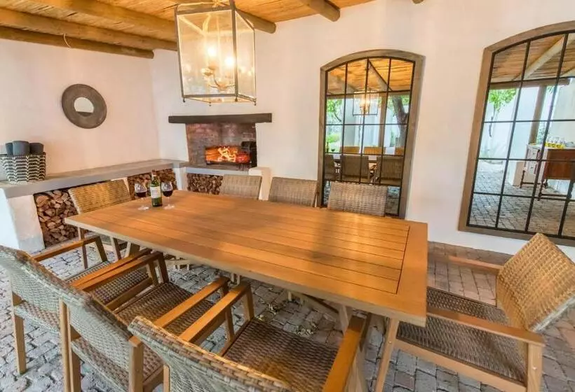 پانسیون Klein Nektar Wine & Olive Estate