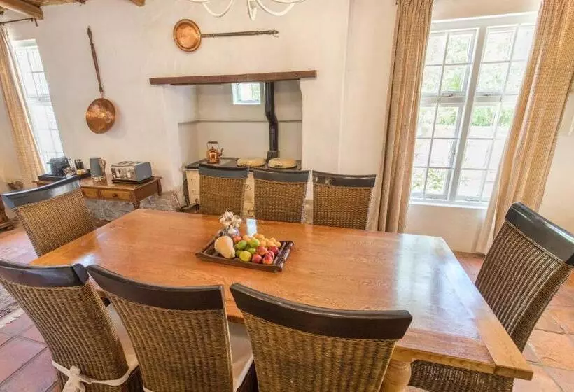 پانسیون Klein Nektar Wine & Olive Estate