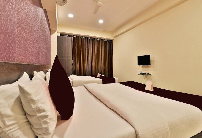 هاستل Royal Rituals