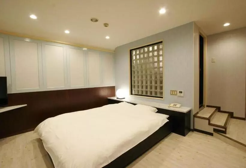 Noa Hotel Toyotaminami