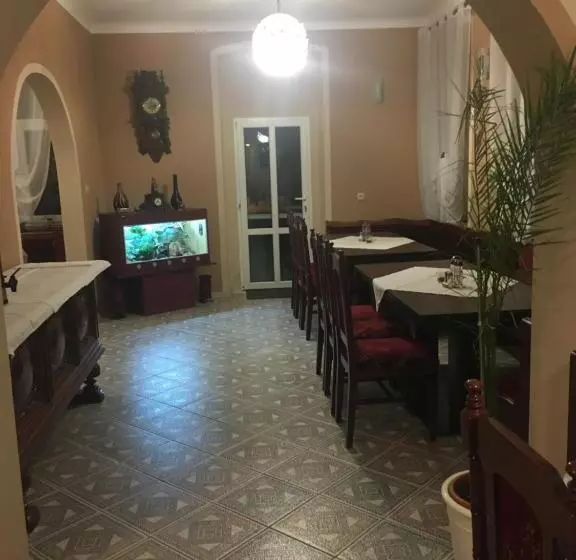 پانسیون Penzion Obora