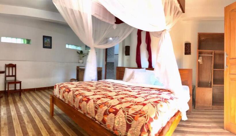 ペンション Umah De Madya & Rooftop De Madya